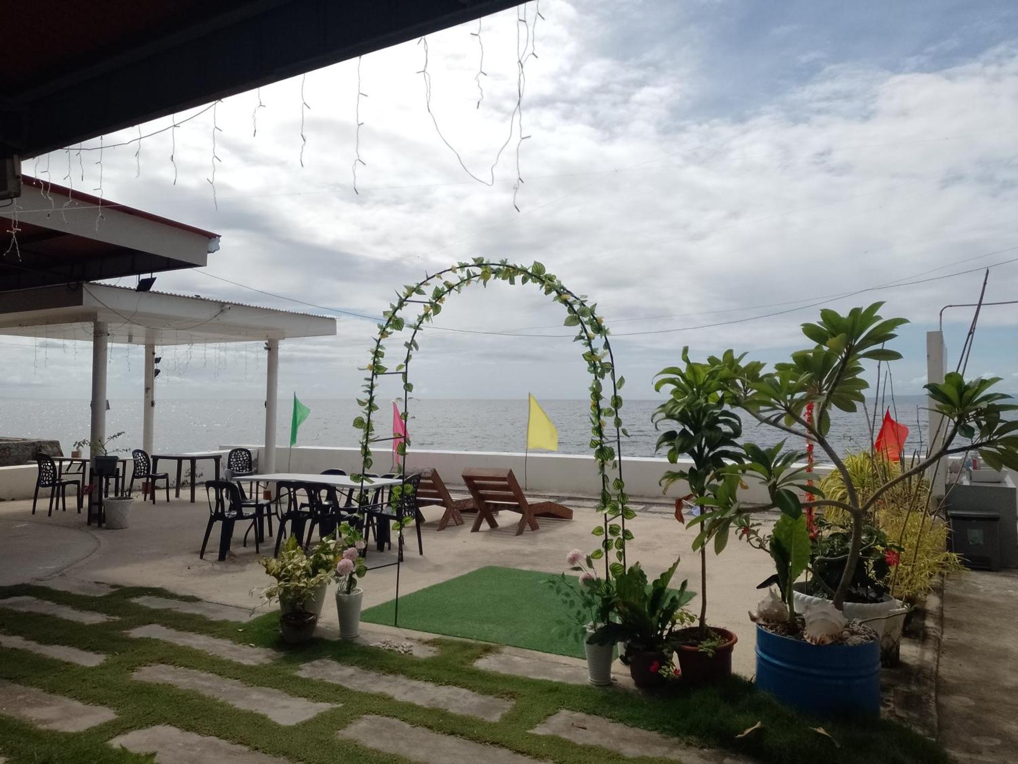 Angler'S Hub & Resort Oslob Exterior photo